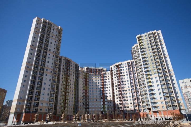 Продажа / Квартиры, Казань, Чистопольская улица, 10 019 800 Продается просторная четырехкомнатная квартира площадью 117.88 / 65.42 / 15.96 кв.м. в ЖК 'Столичный' в...
