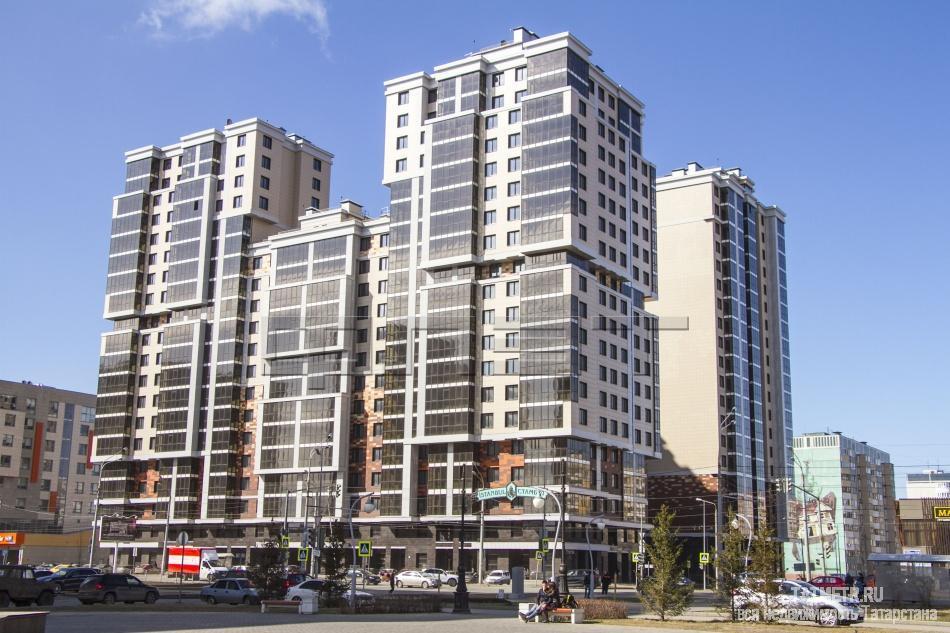 Продажа / Квартиры, Казань, Абсалямова улица, 5 602 720 Продается двухкомнатная квартира площадью 60.80 / 29.10 / 8.80 кв.м. в ЖК 'Перспектива'. ДОМ СДАН! Комплекс находится...