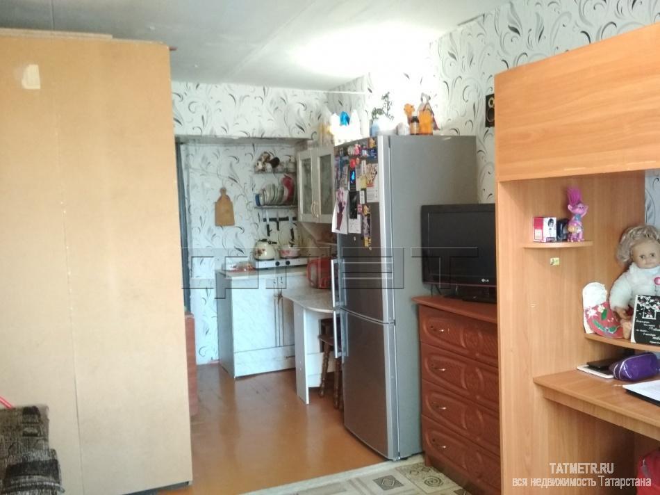 Продажа / Квартиры, Зеленодольск, Тургенева улица, 500 000 Зеленодольск, город, ул. Тургенева, д.60. Большая уютная комната (19 кв.м.) на 3-м этаже в хорошем состоянии. Окна... - 2