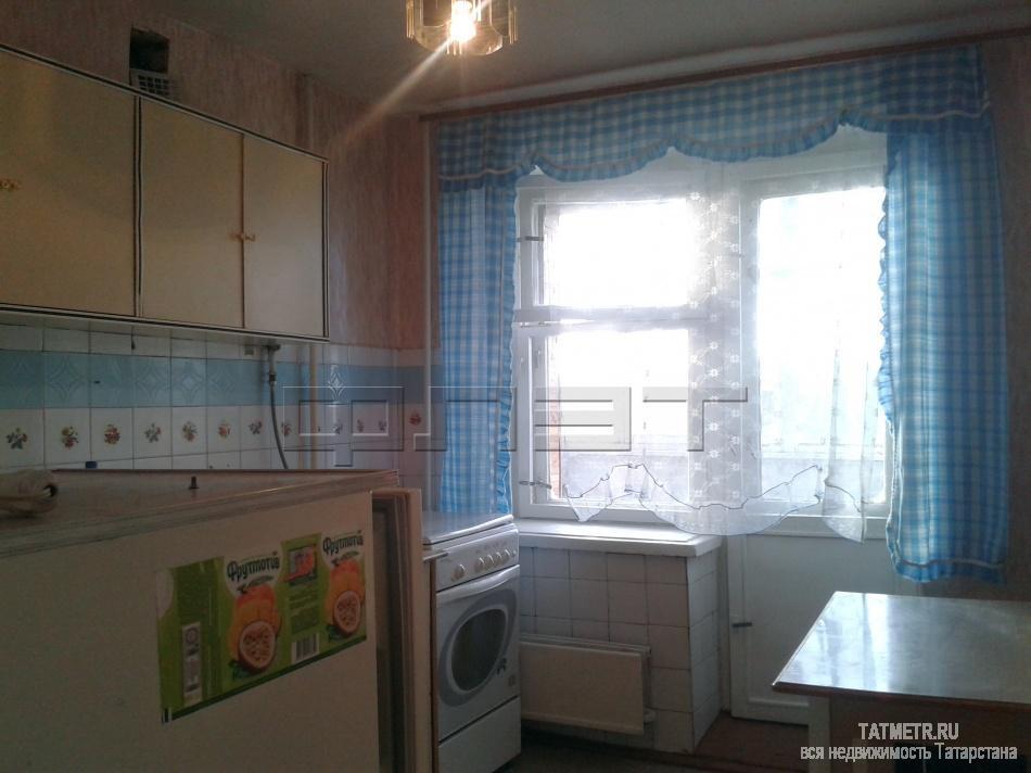 Продажа / Квартиры, Зеленодольск, Комарова улица, 2 350 000 г. Зеленодольск, р-н Мирный, ул. Комарова, д.22. Продается просторная и светлая 3-комнатная «ленинградка» в кирпичном...
