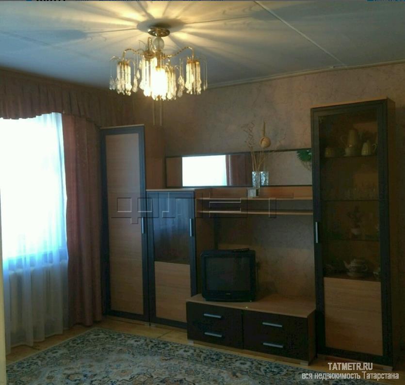 Продажа / Квартиры, Волжск, Лесозаводская улица, 1 500 000 г. Волжск, р-н Заря, ул. Лесозаводская, д.7. Светлая и теплая 3-комнатная «ленинградка» на среднем 2-м этаже. Комнаты... - 1