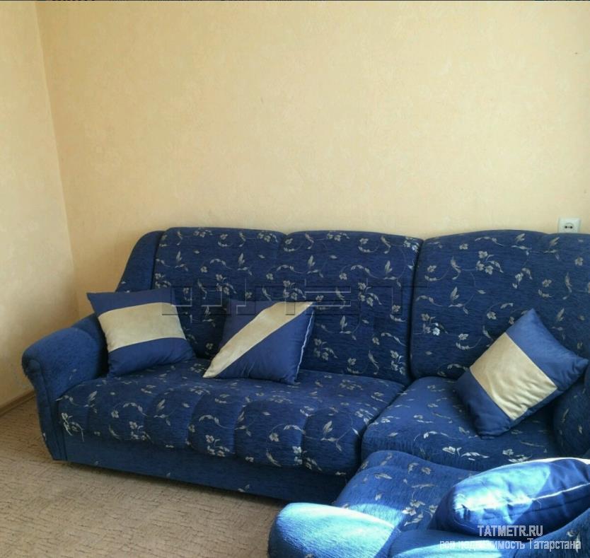 Продажа / Квартиры, Волжск, Лесозаводская улица, 1 500 000 г. Волжск, р-н Заря, ул. Лесозаводская, д.7. Светлая и теплая 3-комнатная «ленинградка» на среднем 2-м этаже. Комнаты... - 2