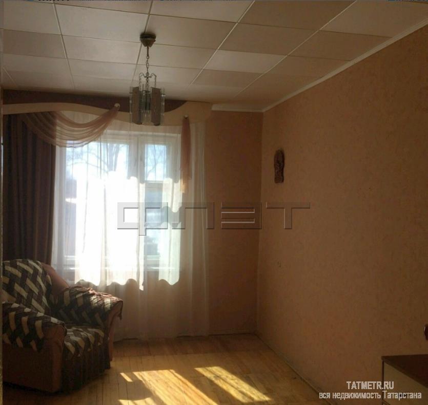 Продажа / Квартиры, Волжск, Лесозаводская улица, 1 500 000 г. Волжск, р-н Заря, ул. Лесозаводская, д.7. Светлая и теплая 3-комнатная «ленинградка» на среднем 2-м этаже. Комнаты... - 3