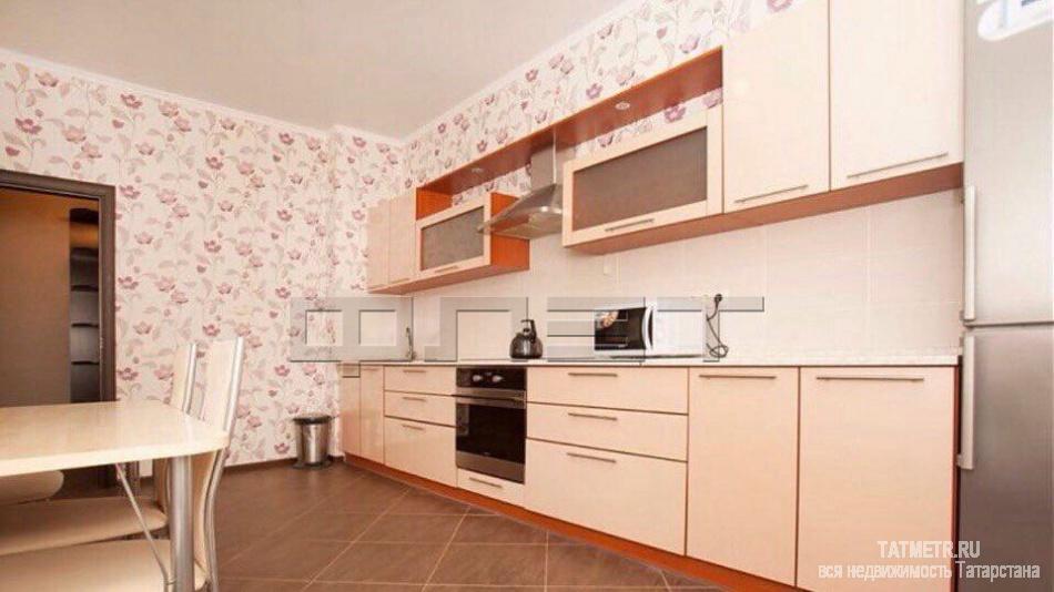 Продажа / Квартиры, Казань, Адоратского улица, 5 200 000 В динамично развивающемся Ново - Савиновском районе продается двухкомнатная квартира по ул. Адоратского, д.1 А на 4...