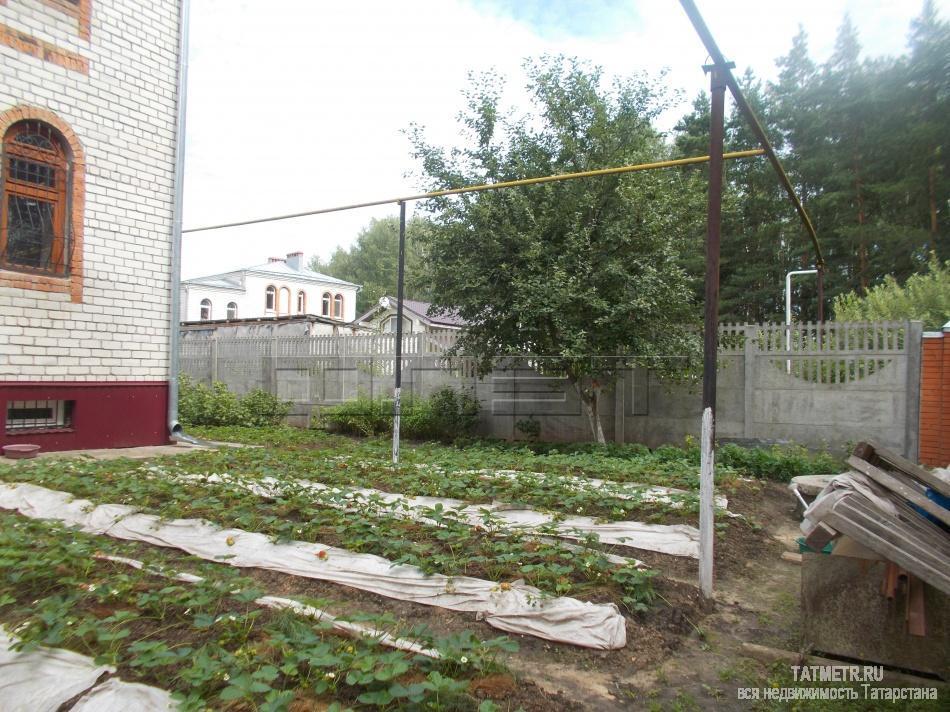 Продажа / Дома и коттеджи, Зеленодольск, Кольцевая улица, 10 000 000 Зеленодольск, мирный, ул. Кольцевая. Продаю в городе Зеленодольске жилой 3-этажный кирпичный дом по улице... - 1