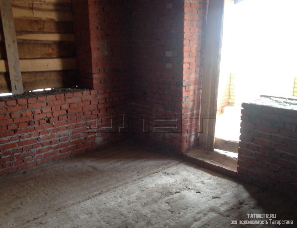 В селе Столбище продается кирпичный дом (240,6 кв.м), участок 12,5 соток, огорожен, два этажа + цоколь, толщина стен... - 3