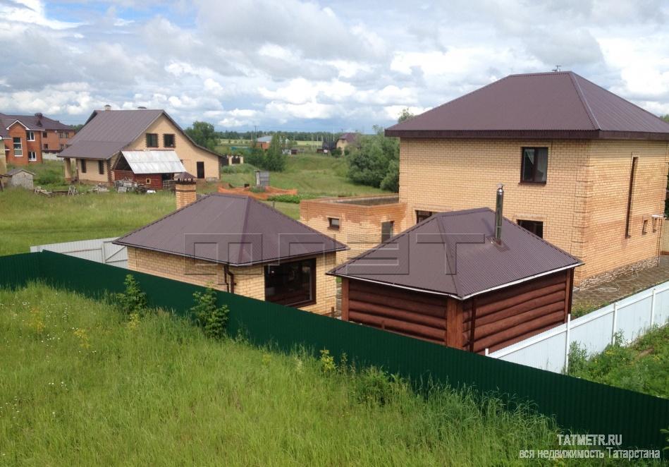 В селе Столбище продается кирпичный дом (240,6 кв.м), участок 12,5 соток, огорожен, два этажа + цоколь, толщина стен... - 4