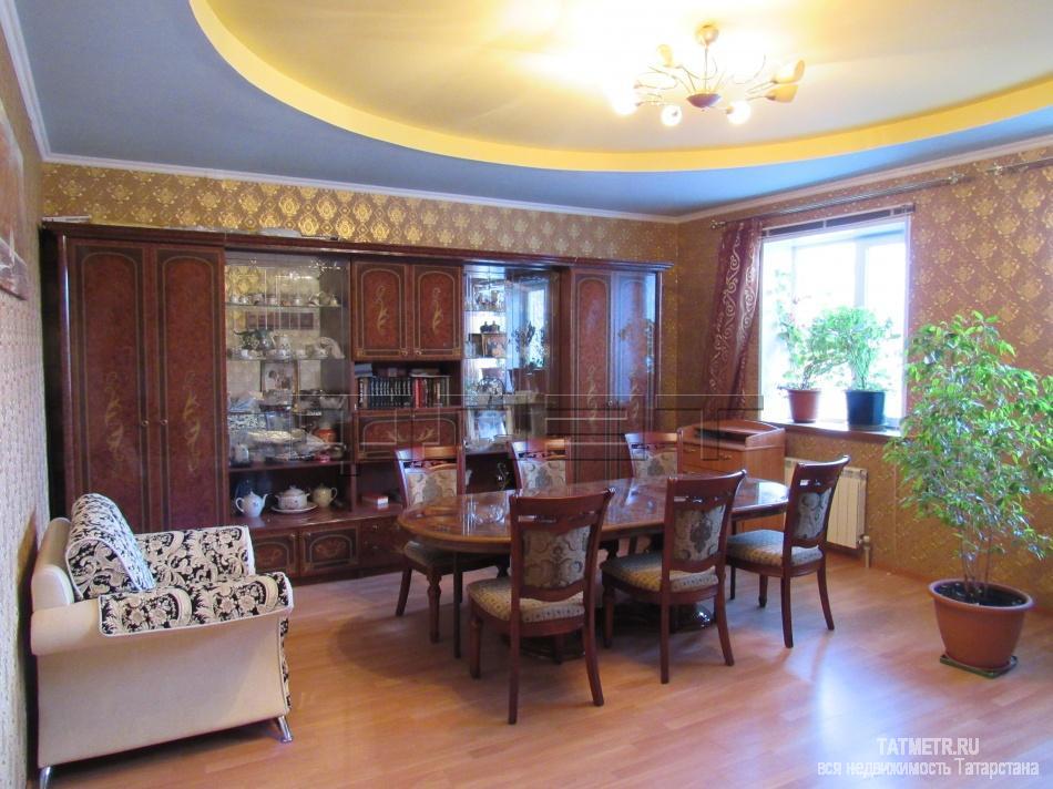 Продажа / Дома и коттеджи, Казань, Геологов улица, 14 500 000 В Советском районе города Казани, в пос. Большие Клыки, ул. Геологов продается двухэтажный кирпичный дом общей...