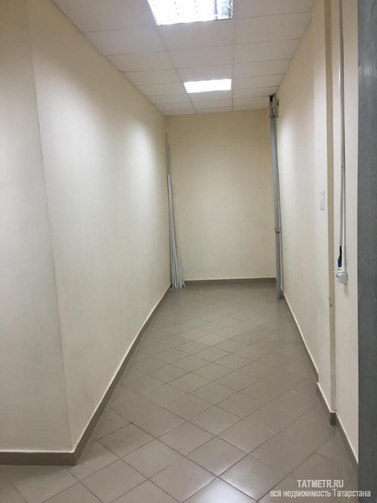 Коммерческая / Аренда / Офисы, Казань, Ягодинская улица, 70 000 Сдается помещение с качественным ремонтом. Полы из керамогранита, на стенах декоративная штукатурка, потолки -... - 10