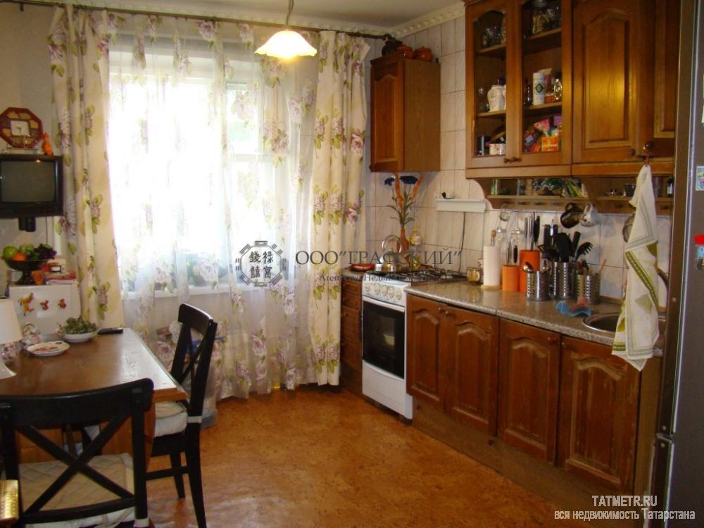 Продажа / Квартиры, Казань, Халезова улица, 3 700 000 Продаем 3-х комнатную квартиру в п. Дербышки на высоком первом этаже 10-ти этажного дома. Квартира чистая и светлая,...