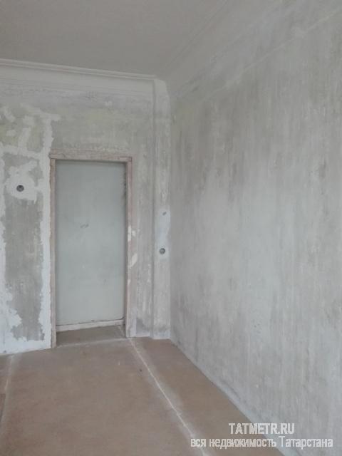 Продажа / Квартиры, Казань, Степана Халтурина улица, 3 060 000 ул. С. Халтурина, 11/10. 2-комн. сталинка на 3/4-эт. кирп. дома, 60/31/12 кв.м. Квартира в черн. отделке (окна... - 2