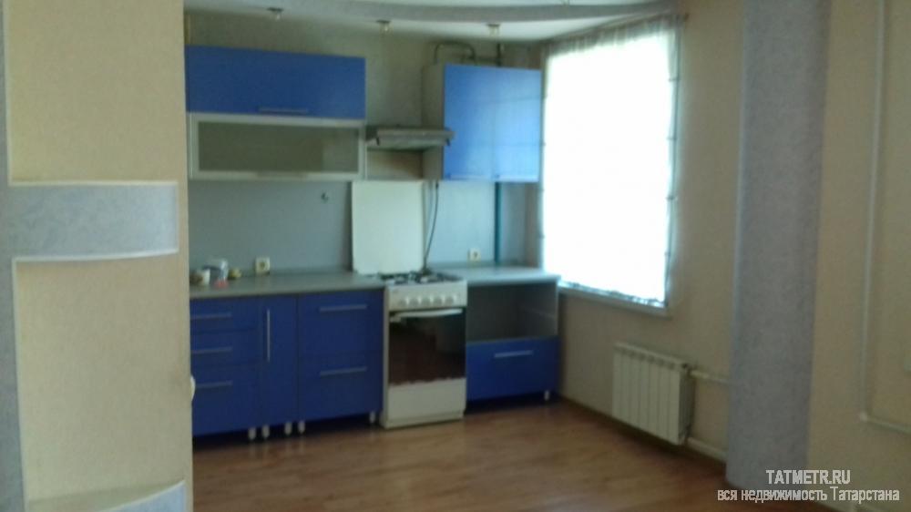 Продажа / Квартиры, Зеленодольск, Строителей проспект, 2 900 000 Шикарная квартира в г. Зеленодольск. Кухня просторная, с новой техникой и кухонным гарнитуром. Дизайнерский ремонт во... - 7