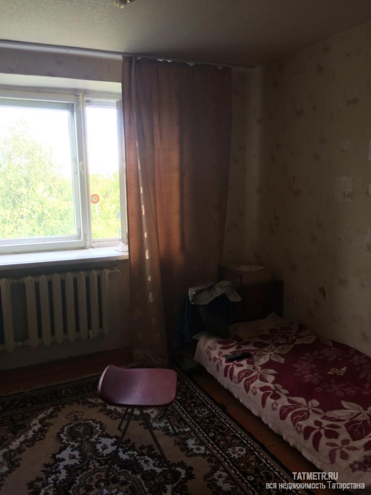 Отличная комната в г. Зеленодольск. Комната светлая, уютная, просторная, в хорошем состоянии. На 4 семьи имеется душ,...