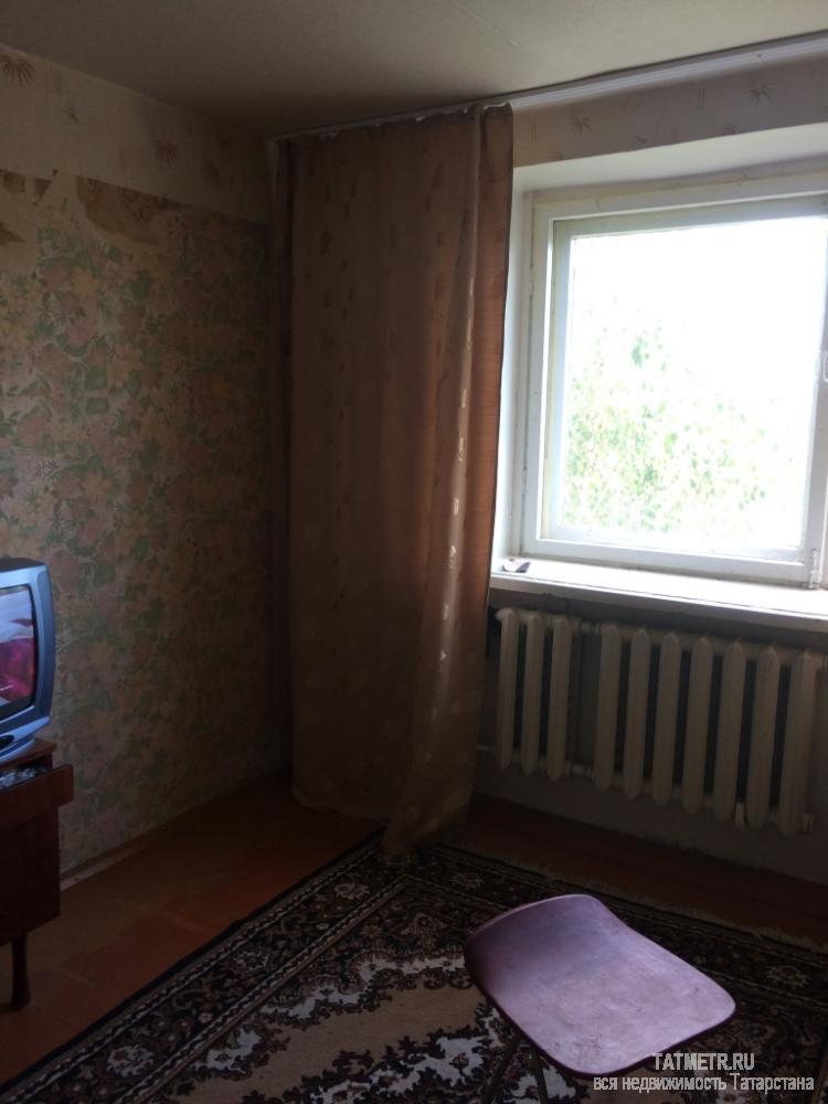 Отличная комната в г. Зеленодольск. Комната светлая, уютная, просторная, в хорошем состоянии. На 4 семьи имеется душ,... - 1