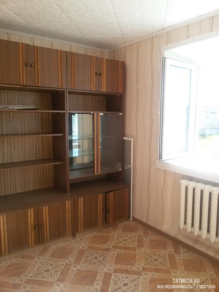 Продажа / Квартиры, Зеленодольск, Паратская улица, 719 000 Замечательная гостинка в г. Зеленодольск. Большая, светлая квартира. Имеется отдельная кухонная зона. Окна... - 1