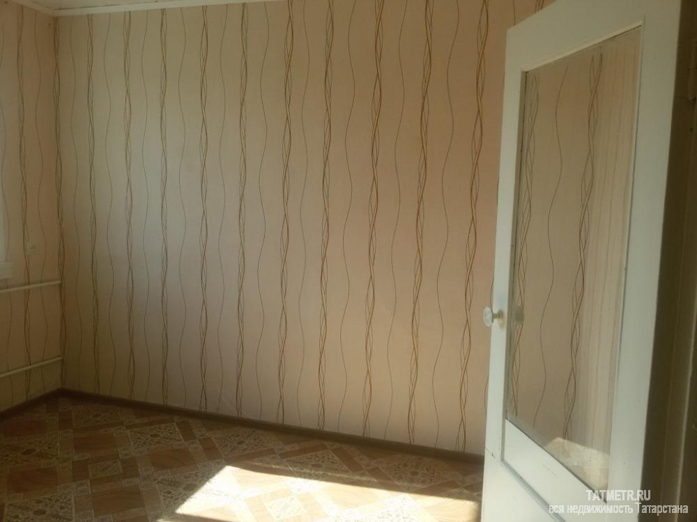 Продажа / Квартиры, Зеленодольск, Паратская улица, 719 000 Замечательная гостинка в г. Зеленодольск. Большая, светлая квартира. Имеется отдельная кухонная зона. Окна... - 2