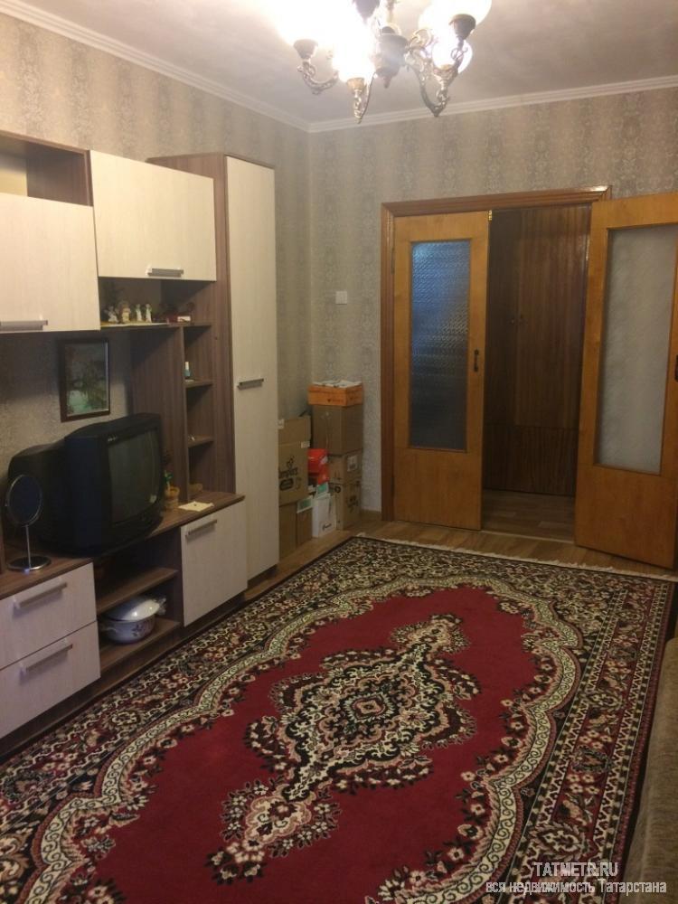 Продажа / Квартиры, Зеленодольск, Комарова улица, 2 500 000 Отличная трехкомнатная квартира в г. Зеленодольск. Квартира просторная, теплая, уютная, светлая. На окнах... - 1