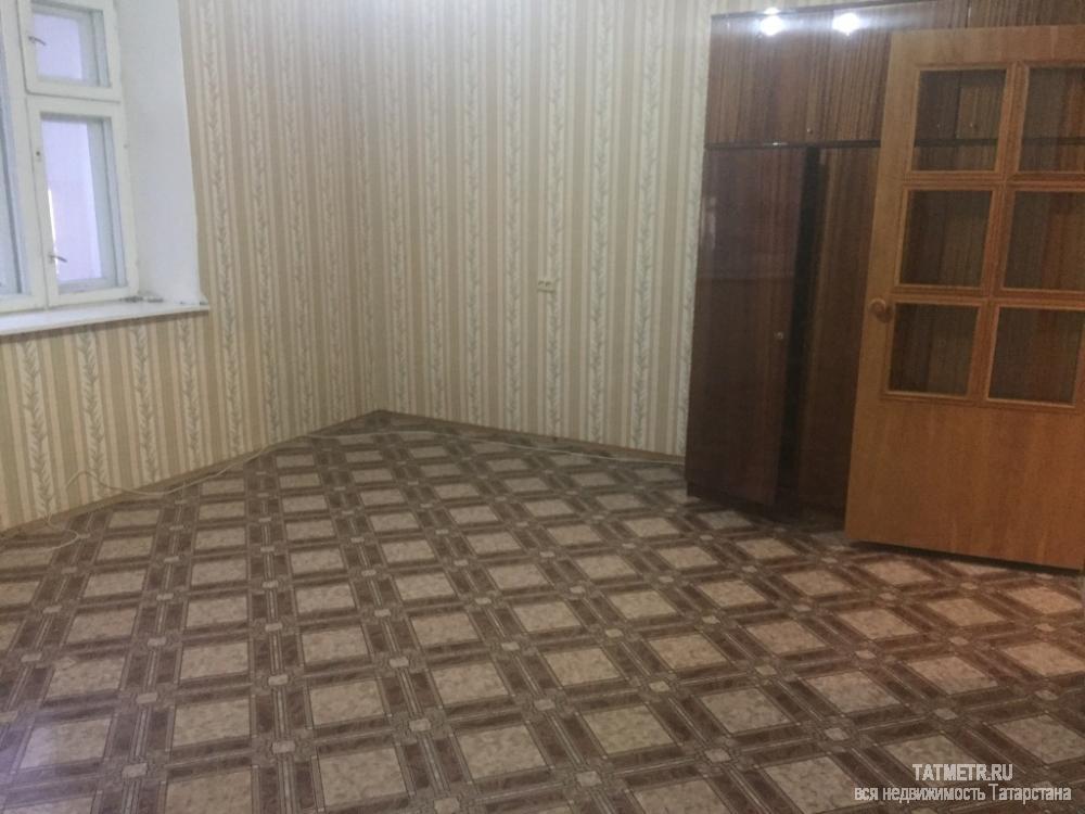 Аренда / Квартиры, Зеленодольск, Карла Маркса улица, 8 000 Сдается отличная квартира в центре г. Зеленодольск. Квартира светлая, чистая, уютная. В квартире имеется шкаф, стол,...