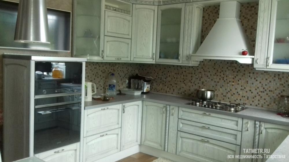 Продажа / Дома и коттеджи, Зеленодольск, Песчаная улица, 13 000 000 Шикарный таунхаус в экологически чистом, элитном районе г. Зеленодольск. Двухэтажный дом, с дизайнерским ремонтом,... - 13