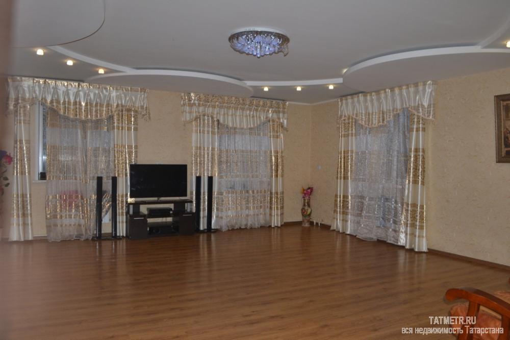 Продажа / Дома и коттеджи, Айша, Кооперативная улица, 3 700 000 Замечательный коттедж в с. Айша. Дом кирпичный в отличном состоянии, 2010 года постройки. В доме имеется гостиная,...