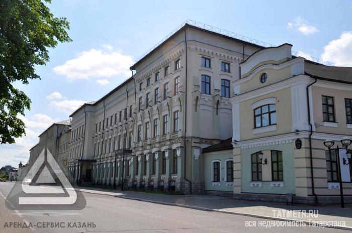 Коммерческая / Аренда / Офисы, Казань, Петербургская улица, 62 700 В центре города Казани, сдается офисное помещение 114 кв. м. Первая линия. Хорошая отделка. Идеально подходит под... - 1