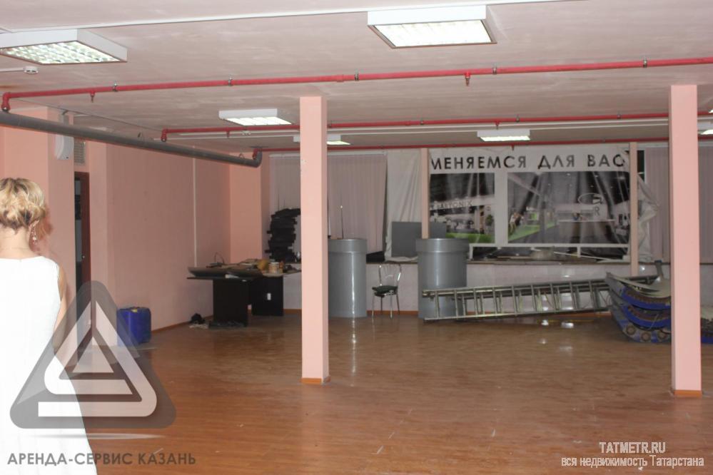 Коммерческая / Аренда / Офисы, Казань, Мазита Гафури улица, 200 000 Сдается помещение свободного назначения по адресу Мазита Гафури 46, на 1 этаже развлекательного комплекса Фан 24,...