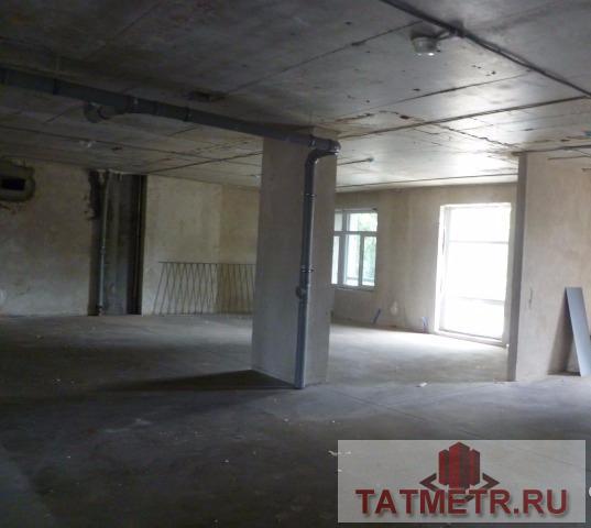 Коммерческая / Аренда / Офисы, Казань, Габдуллы Тукая улица, 114 000 Сдается 190кв. на первой линии с отдельным входом в Вахитовском районе. Современный новый жилой дом, где первый этаж... - 1