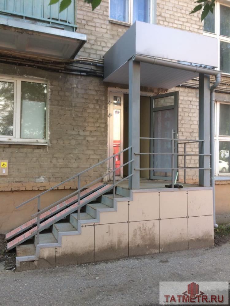 Коммерческая / Аренда / Офисы, Казань, Болотникова улица, 36 000 Сдаю помещение свободного назначения, на первой линии, площадь 60 кв.метров, вход отдельный, санузел, есть ремонт,... - 1