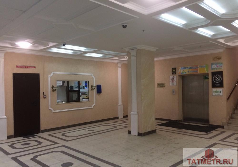 Коммерческая / Аренда / Офисы, Казань, Пушкина улица, 9 000 Сдается офис с одним окном 15 кв. в Вахитовском районе в БЦ Пушкинский. В помещении выполнена классическая отделка:... - 1