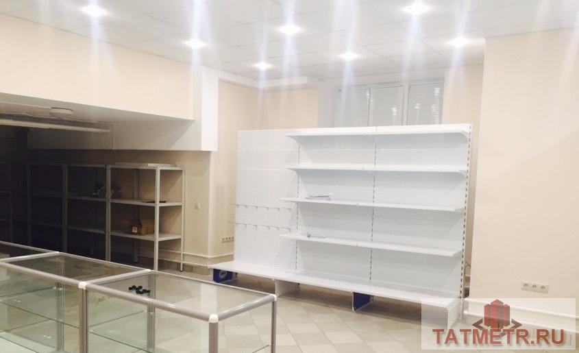 Коммерческая / Аренда / Торговые помещения, Казань, Кул Гали улица, 32 000 Сдам помещение свободного назначения 76 кв. м. в многонаселенном жилом районе на первой линии с большой...