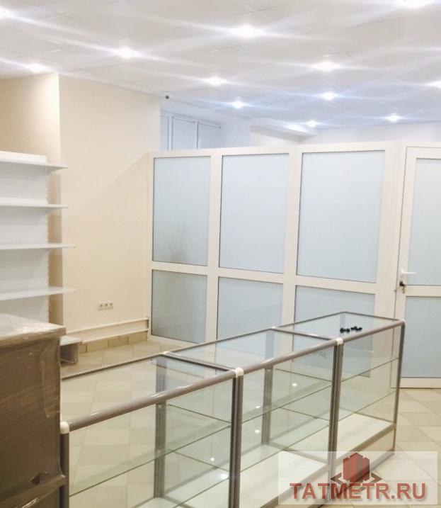 Коммерческая / Аренда / Торговые помещения, Казань, Кул Гали улица, 32 000 Сдам помещение свободного назначения 76 кв. м. в многонаселенном жилом районе на первой линии с большой... - 2