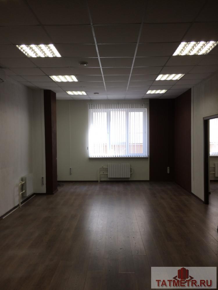 Коммерческая / Аренда / Офисы, Казань, Дзержинского улица, 55 000 Аренда отдельного офисного блока с с/у. Уютное светлое помещение после ремонта, окна выходят на Черное озеро. Первая...