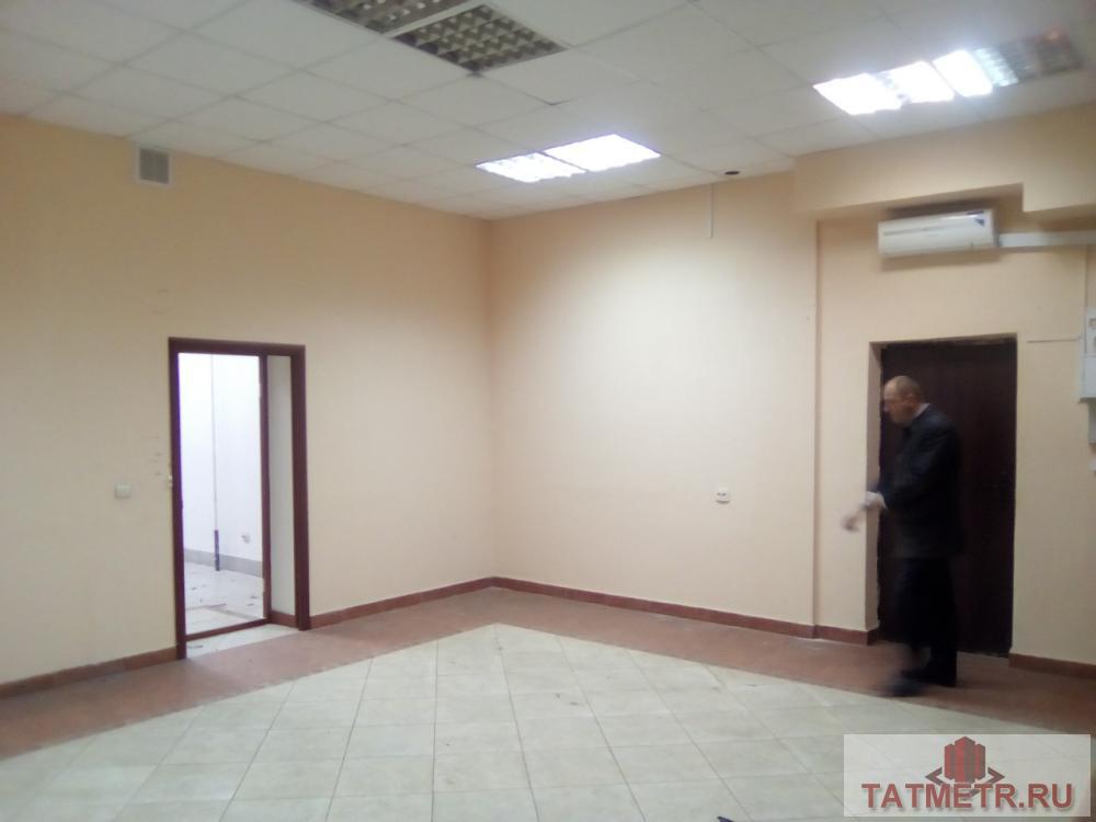 Коммерческая / Аренда / Офисы, Казань, Хусаина Мавлютова улица, 37 500 Сдается помещение 150 м2 на 1 этаже жилого дома первая линия от дороги, дом находиться за рынком на Мавлютова.... - 2