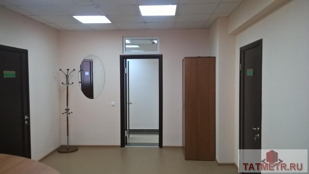 Коммерческая / Аренда / Офисы, Казань, Горьковское шоссе, 135 000 Сдается офисное помещение общей площадью 450 кв.м. после качественного ремонта состоящее из 10 кабинетов с общим... - 3