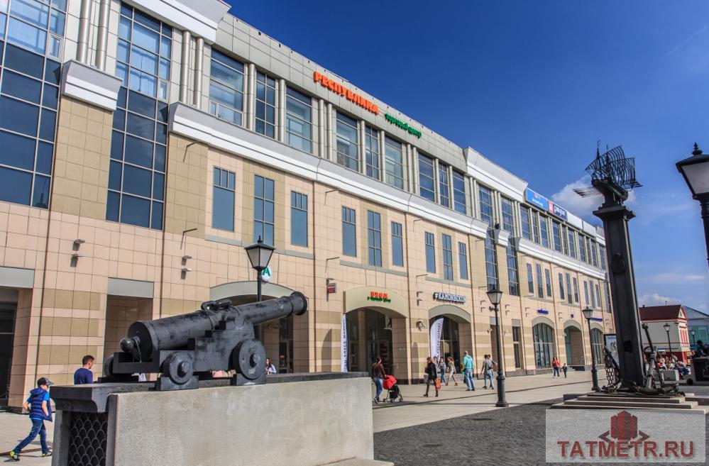 Коммерческая / Продажа / Торговые помещения, Казань, Петербургская улица, 3 950 000 Продаётся площадь 15,8 кв.м. в торговом центре 'Республика' с готовым арендным бизнесом(магазин 'Xiaomi телефоны'),... - 1