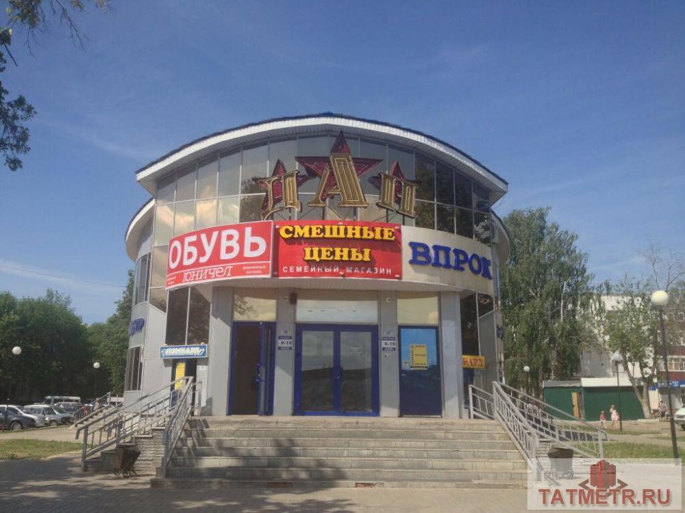 Коммерческая / Аренда / Торговые помещения, Нижнекамск, Строителей проспект, 258 000 Аренда торговой площади. Отдельный вход.В непосредственной близости: банки ,аптеки,продуктовые магазины,продуктовый...
