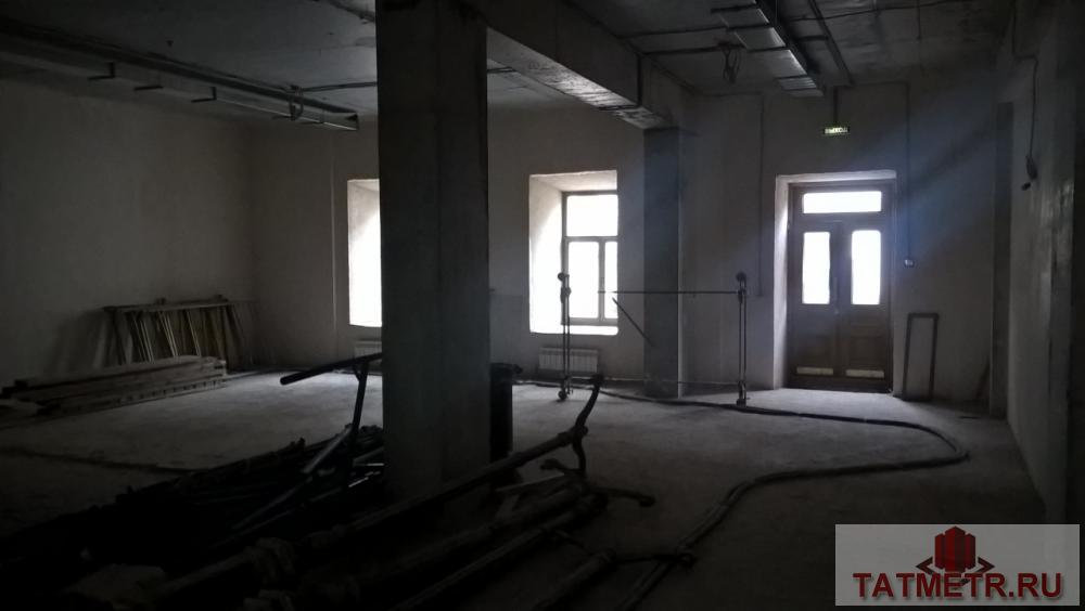 Коммерческая / Аренда / Торговые помещения, Казань, Баумана улица, 477 000 Сдаю торговое помещение. Оживленная улица баумана высокий пещеходный траффик много туристов. 318 кв.м. с отдельным... - 3