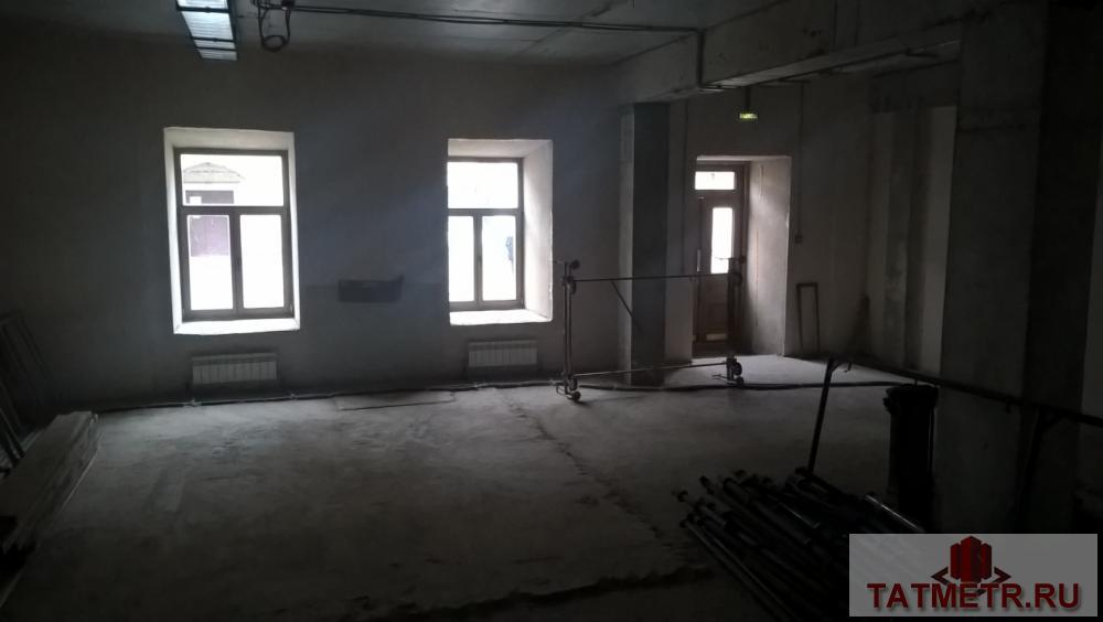 Коммерческая / Аренда / Торговые помещения, Казань, Баумана улица, 477 000 Сдаю торговое помещение. Оживленная улица баумана высокий пещеходный траффик много туристов. 318 кв.м. с отдельным... - 5
