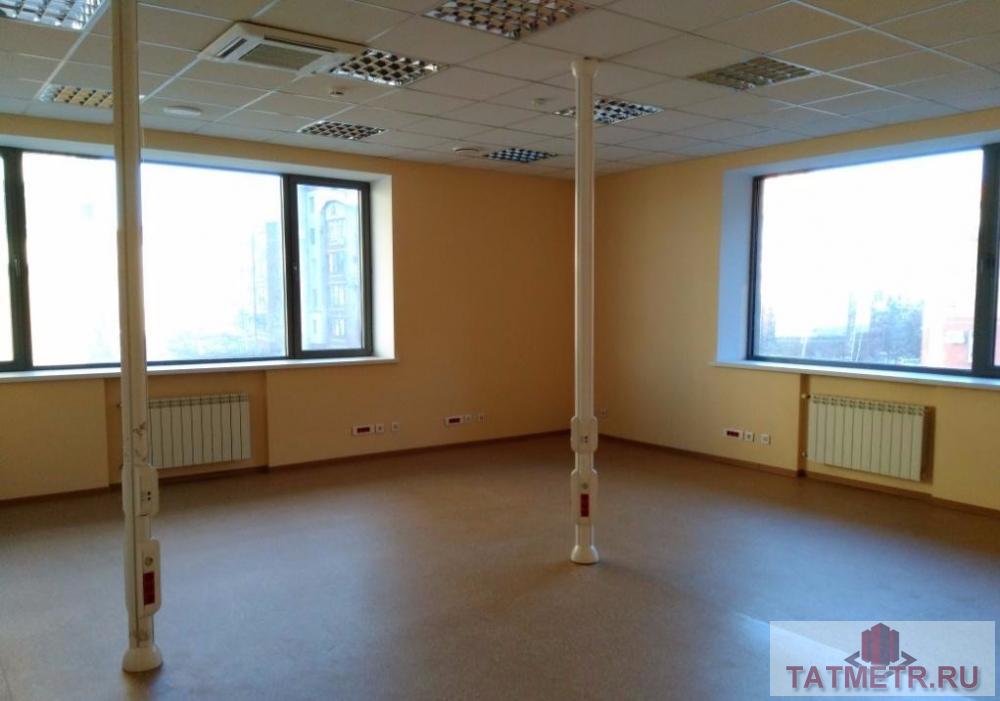 Коммерческая / Аренда / Офисы, Казань, Ново-Савиновский район, 124 000 Сдается офис 124кв. на 2м этаже с видом на Кремль, офис состоит из 4 кабинетова, 3 из них с окнами с видом на кремль....