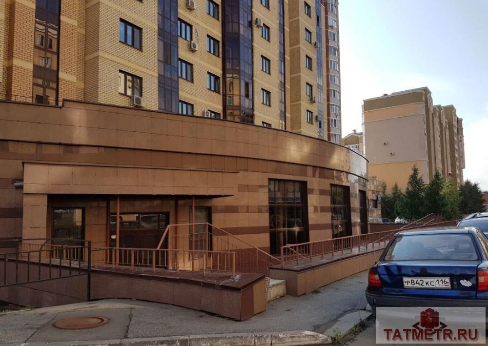Коммерческая / Продажа / Торговые помещения, Казань, Тулпар улица, 23 000 000 Продается помещение свободного назначения на 1 этаже в ЖК ' Казань ХХI век'. Общая площадь: 418,3 кв.м. Отличные...
