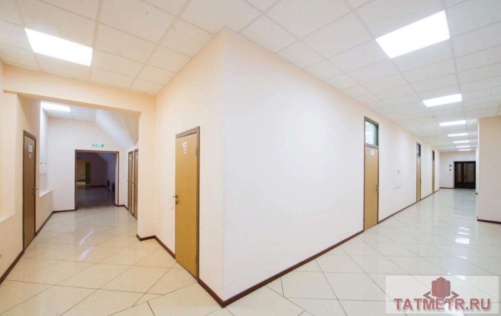Коммерческая / Аренда / Офисы, Казань, Карла Фукса улица, 360 000 Предлагаем Вам в аренду офисные помещения до 900 кв м. цокольного, первого, второго и мансардного этажа, метраж...