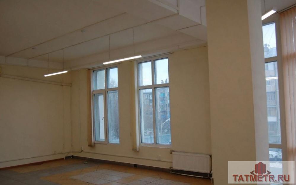 Коммерческая / Аренда / Офисы, Казань, Галиаскара Камала улица, 50 000 Класс 'В', большая парковка, маленькая цена, все включено! Сдаётся в аренду офис состоящий из двух кабинетов на... - 1