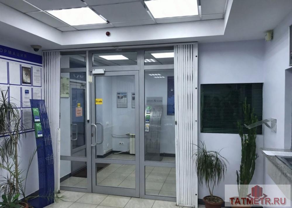 Коммерческая / Продажа / Офисы, Казань, Карла Маркса улица, 9 800 000 Продается отличное помещение на первой линии на первом этаже, с отдельной входной группой, имеется место под вывеску....