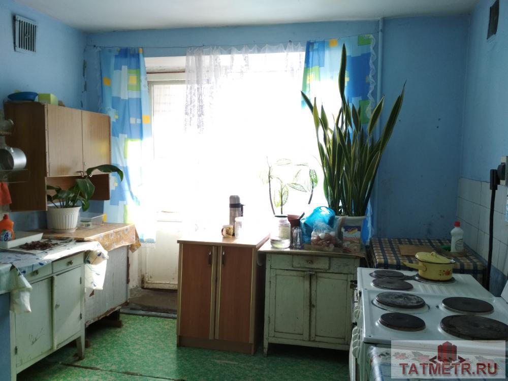 Продажа / Комнаты, Зеленодольск, Ленина улица, 460 000 г. Зеленодольск, город, ул. Ленина, д.1а. Продаю светлую и чистую комнату в блоке на 3-м этаже. Окно пластиковое,... - 1