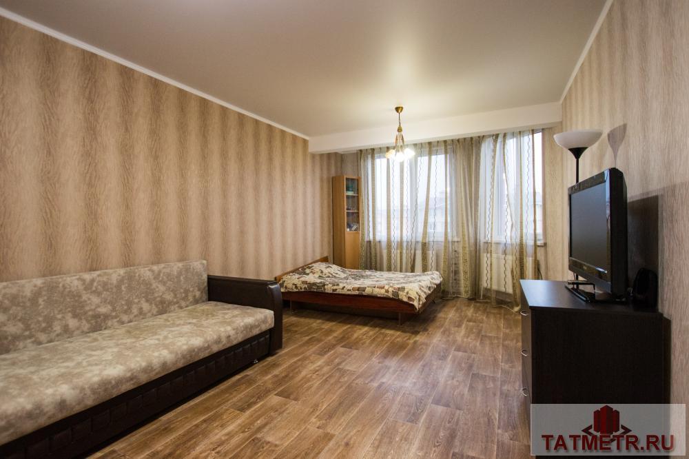 Продажа / Квартиры, Казань, Квартал 4 улица, 2 450 000 Продается большая однокомнатная квартира на втором этаже в жилом комплексе СВЕТЛЫЙ.Квартира с отличным ремонтом...