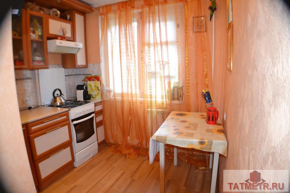 Продажа / Квартиры, Казань, Нурсултана Назарбаева улица, 2 990 000 В доме № 68 в самом центре города, в зеленом дворе по улице Назарбаева продается 2-х комнатная квартира (42,9 кв.м.)...