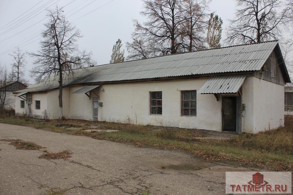 Коммерческая / Аренда / Производство и склады, Уруссу, 1 000 'Склад для хранения, 354,2 м2 Материальный склад с рампами, материал постройки – шлакоблок, обшит деревянными...