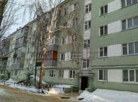 Авиастроительный район, ул. Кутузова 17а. Продается просторная,...