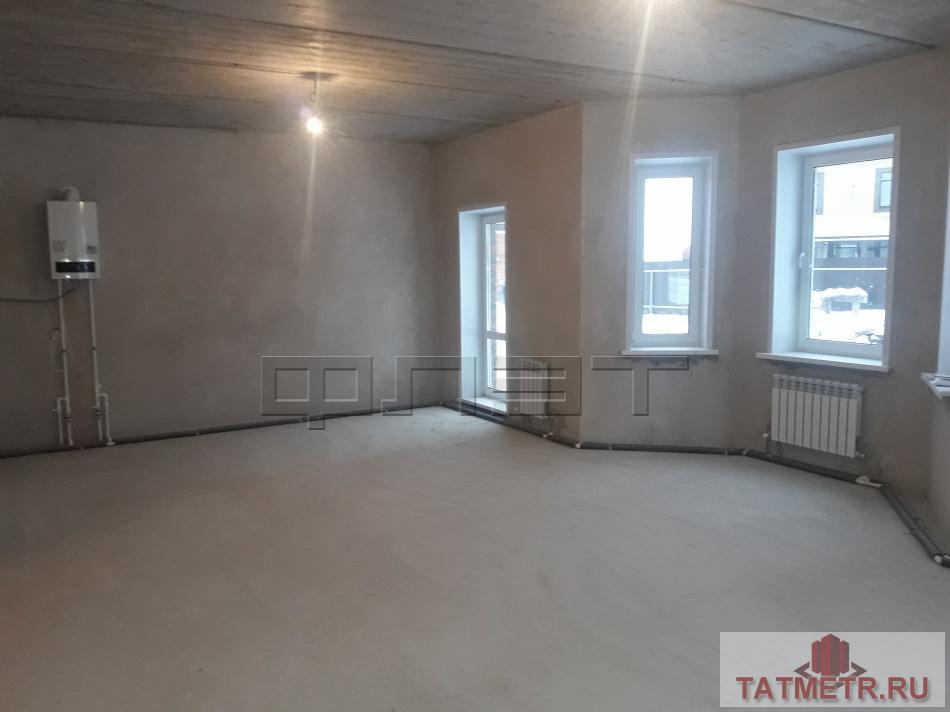 Продажа / Дома и коттеджи, Дубровка, Рябиновая улица, 9 500 000 Продается отличный Дом у озера, недалеко от леса. Коттеджный поселок премиум класса «Загородный клуб». Новый дом, из... - 3