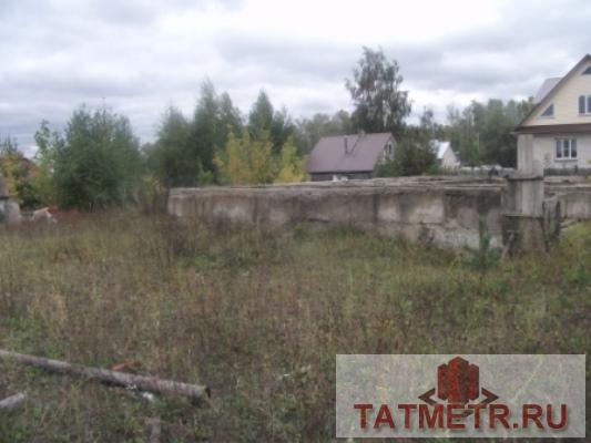 Продажа / Земельные участки, Васильево, Придорожная улица, 999 000 Ровный участок, прямоугольной формы с незавершенным строительством - фундамент S=184,8 кв. м. Коммуникации на...